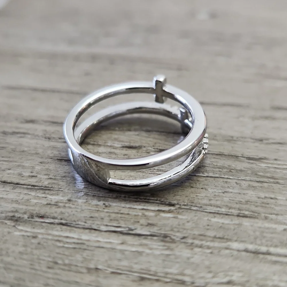 NWT CROSSES SILVER PLATED ZIRCON RING - Picture 6 of 6